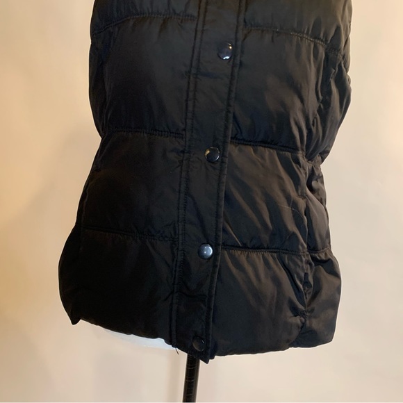 Old Navy Black Puffer Vest with Pockets Size Medium - Picture 6 of 16